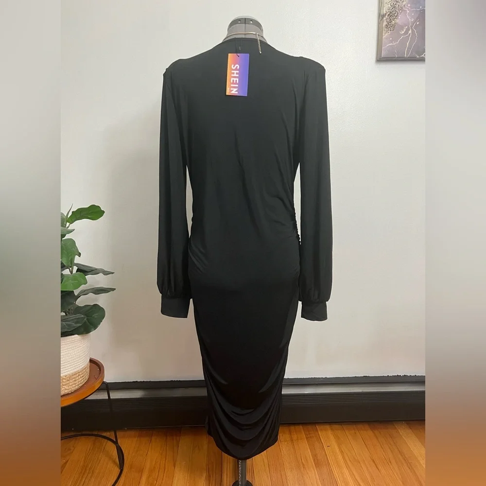 SHEIN Plunging V-Neck Black Long Sleeve Ruched Midi Dress - Picture 4 of 7